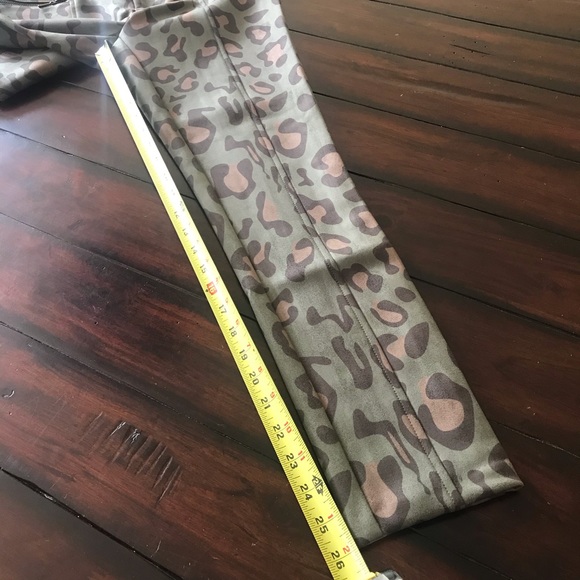 NWT. Anthropologie Leopard Sueded Slim Pants sz 4 - Picture 8 of 12